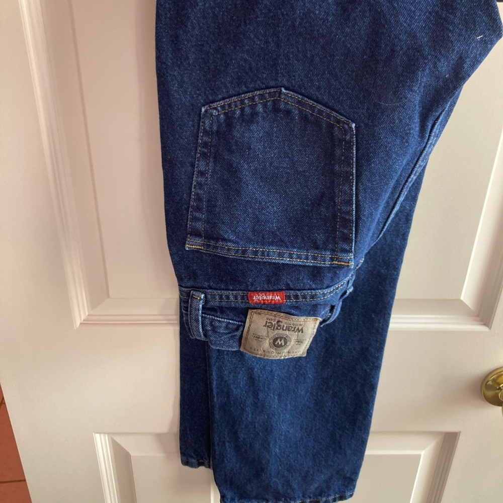 Wrangler Men's Deep Blue Relaxed Jeans